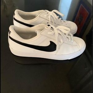 Nike skate shoes